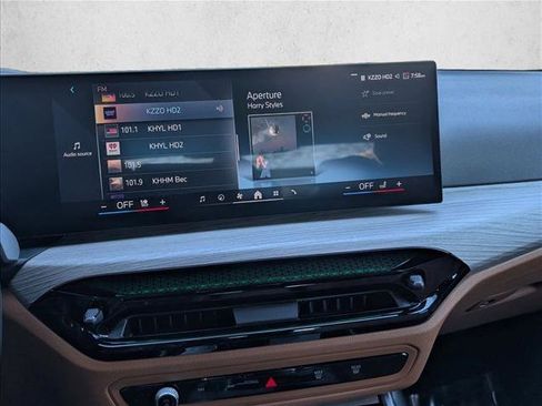 Used 2025 BMW 330i Sedan w/ Premium Package image 14