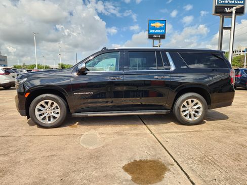 Used 2024 Chevrolet Suburban Premier AWD/4WD image 5
