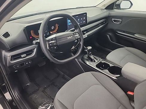 Used 2025 Kia K4 LXS image 23