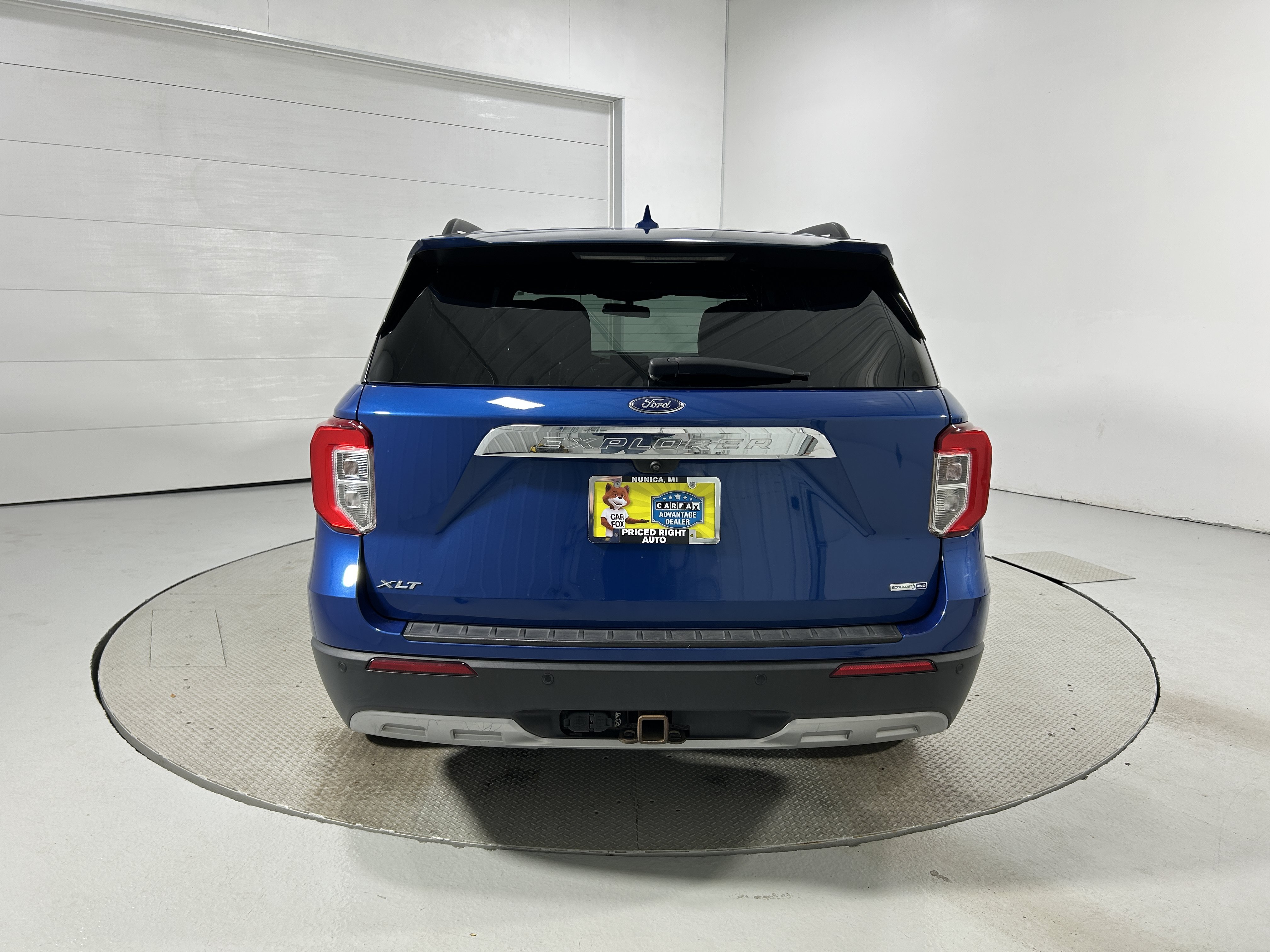 Used 2020 Ford Explorer XLT w/ Equipment Group 202A AWD/4WD image 34