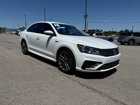 Used 2018 Volkswagen Passat 2.0T R-Line FWD image 1