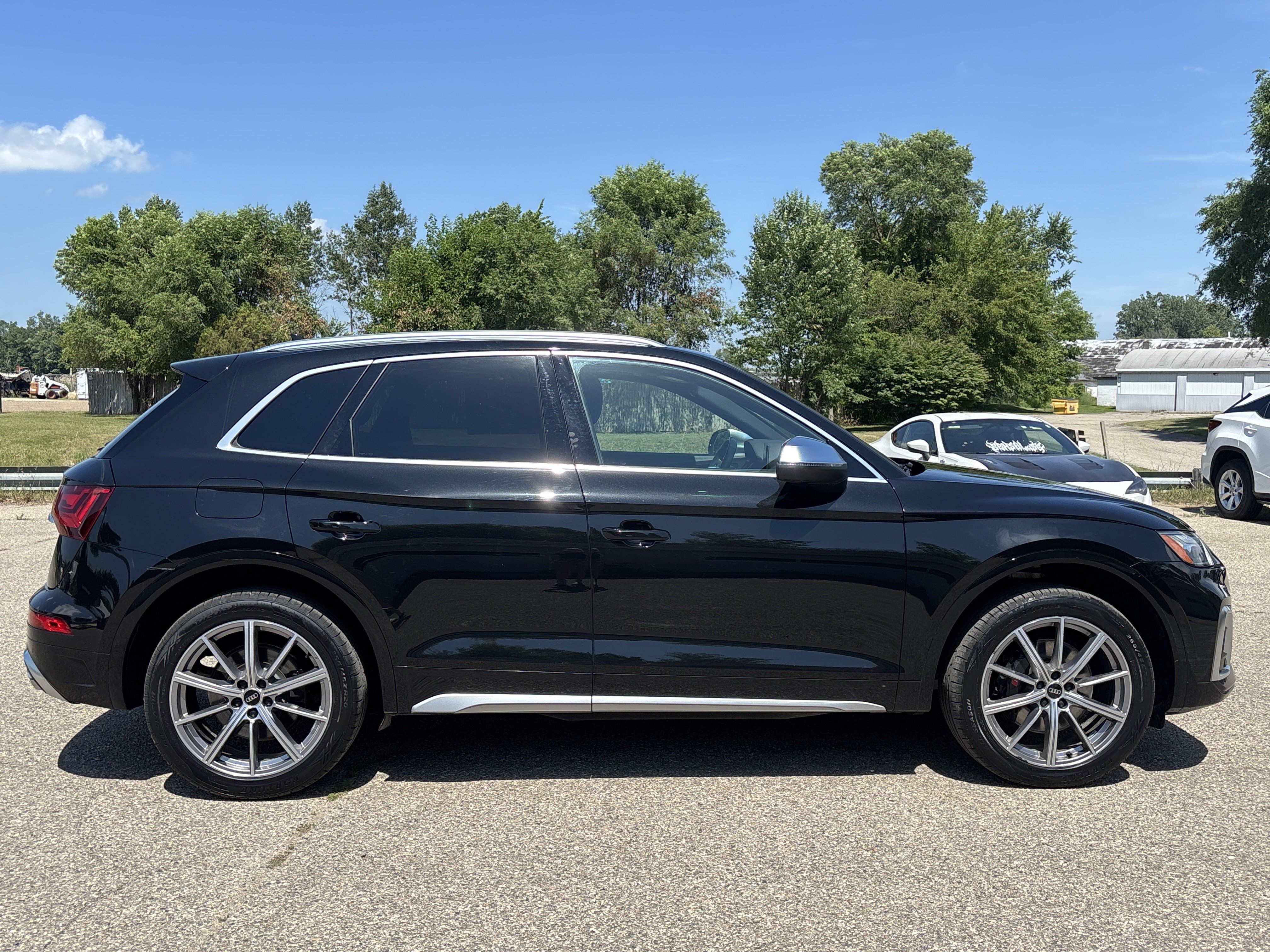 Used 2022 Audi SQ5 Premium Plus AWD/4WD image 2