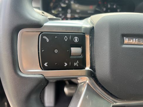 Used 2024 Land Rover Discovery Dynamic SE AWD/4WD image 22