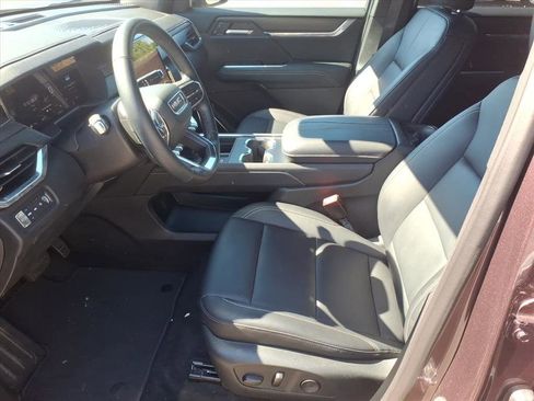 Used 2024 GMC Acadia Elevation w/ Luxury Package AWD/4WD image 11