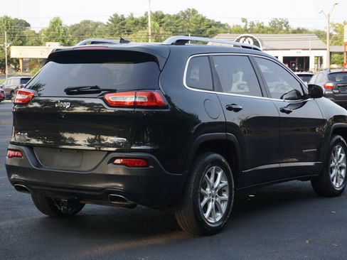 Used 2015 Jeep Cherokee Latitude w/ Cold Weather Group AWD/4WD image 5