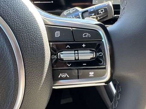 New 2025 Kia Carnival LXS image 23