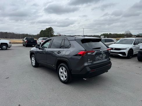 Used 2021 Toyota RAV4 XLE image 3