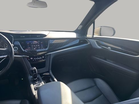 Used 2022 Cadillac XT6 Premium Luxury image 24