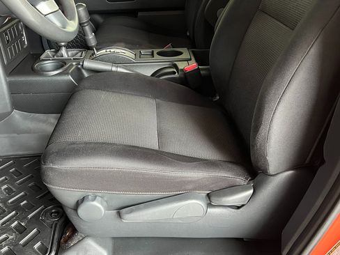 Used 2013 Toyota FJ Cruiser 4WD image 10