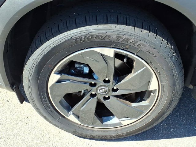 Used 2025 Nissan Rogue SV AWD/4WD image 9