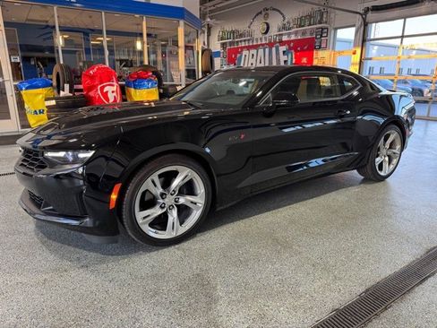 Used 2020 Chevrolet Camaro LT image 4