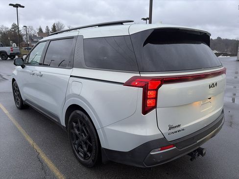 Used 2025 Kia Carnival SX w/ SX Dark Edition Package image 6