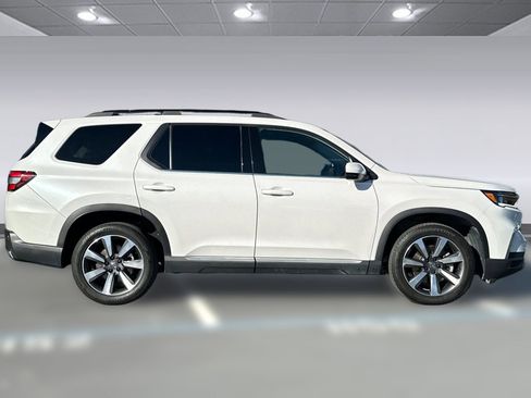 Used 2023 Honda Pilot Elite image 7