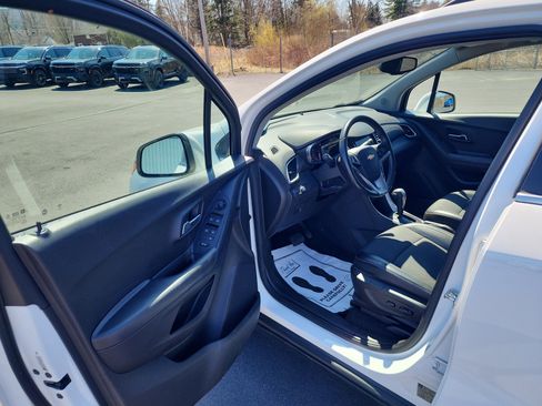 Certified 2019 Chevrolet Trax LT w/ LT Convenience Package image 10