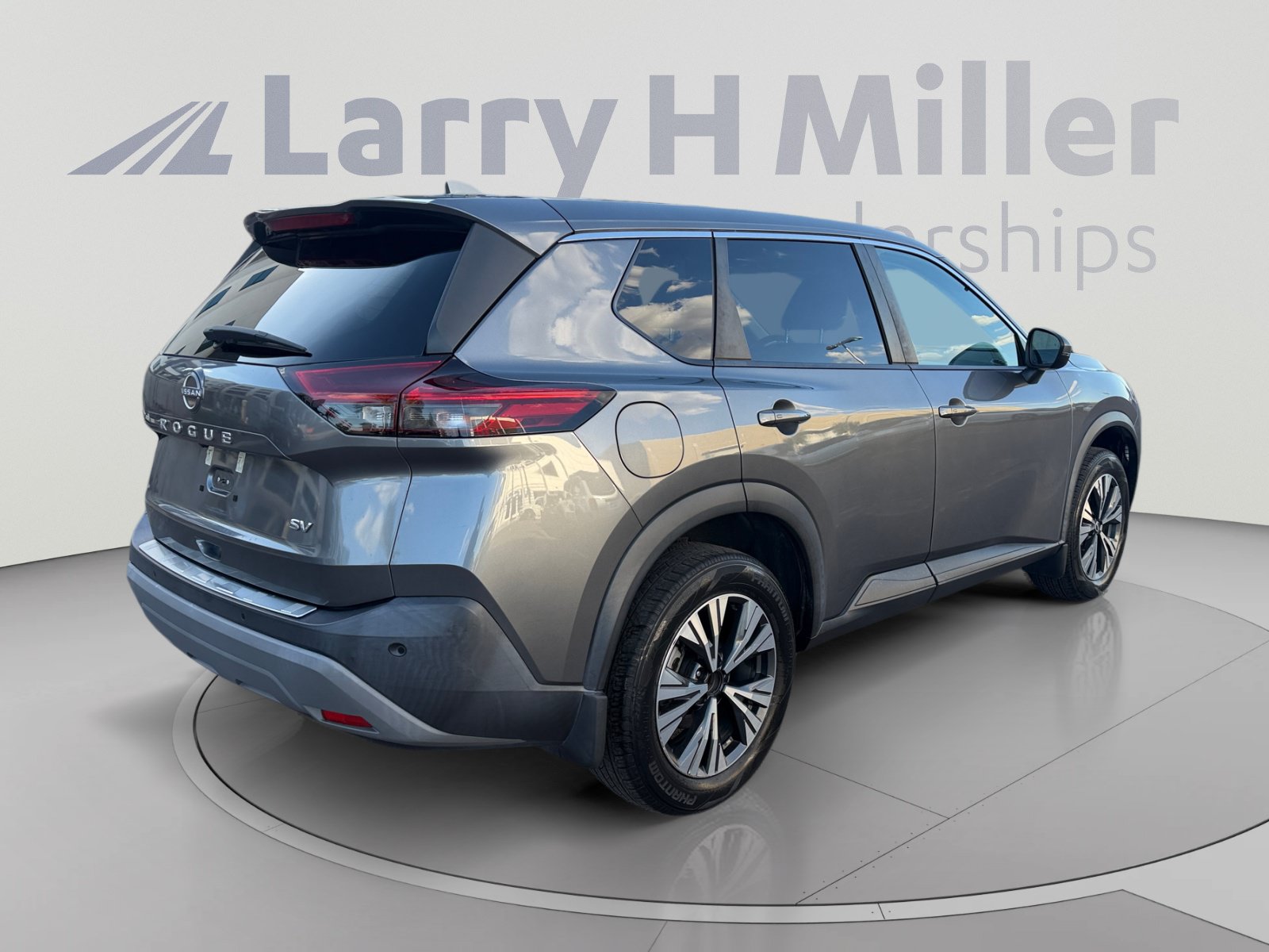 Used 2022 Nissan Rogue SV FWD image 5
