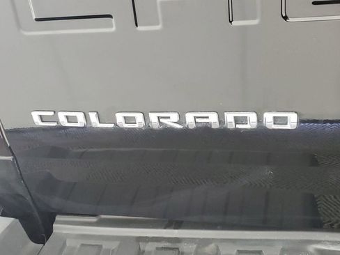 Used 2022 Chevrolet Colorado Z71 w/ Z71 Midnight Edition image 30
