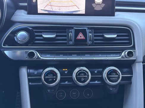 Used 2022 Genesis G70 3.3T w/ Sport Advanced Package image 6