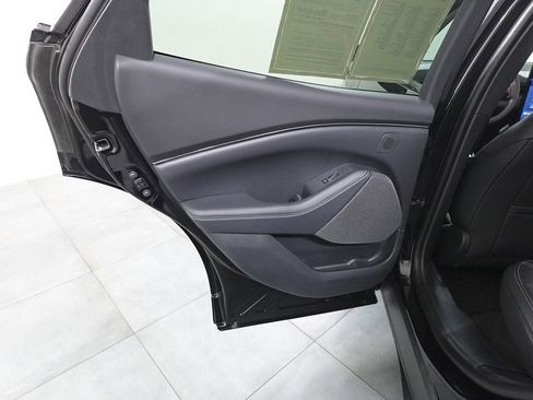 Certified 2025 Ford Mustang Mach-E Premium image 23