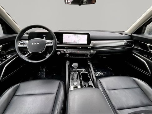 Used 2025 Kia Telluride S FWD image 7