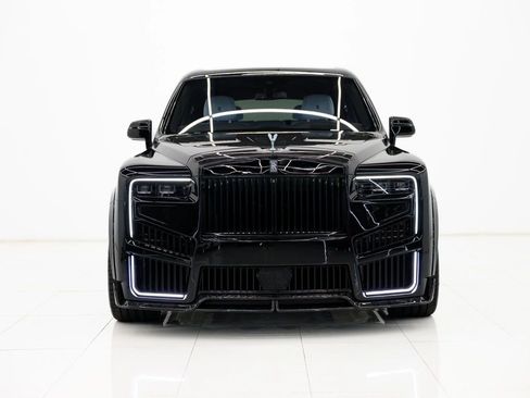 Used 2025 Rolls-Royce Cullinan image 2