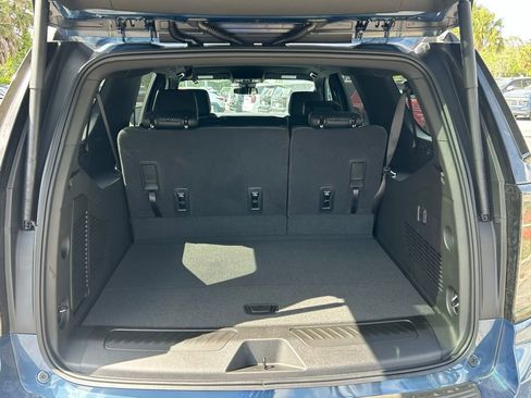 New 2026 Chevrolet Suburban LT RWD image 11