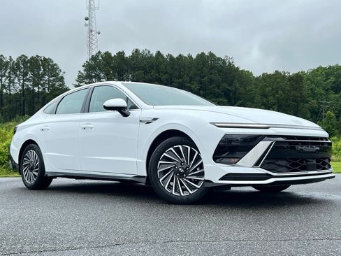 New 2025 Hyundai Sonata SEL image 2