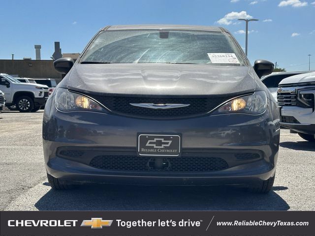 Used 2022 Chrysler Voyager LX FWD image 7