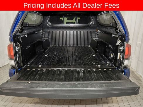 Used 2022 Toyota Tacoma Limited AWD/4WD image 5