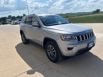 Used 2019 Jeep Grand Cherokee Laredo w/ 18" Wheel & 8.4" Radio Group