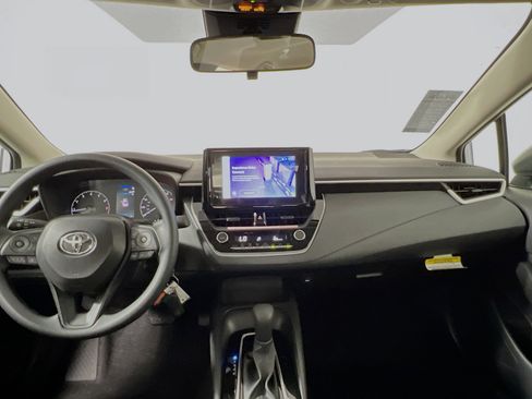 Used 2025 Toyota Corolla LE FWD image 29