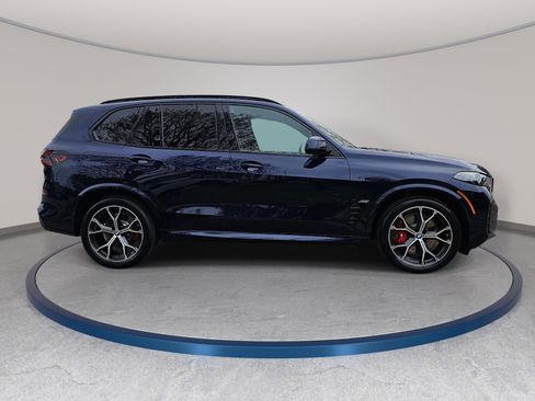 New 2026 BMW X5 xDrive50e w/ M Sport Package AWD/4WD image 4