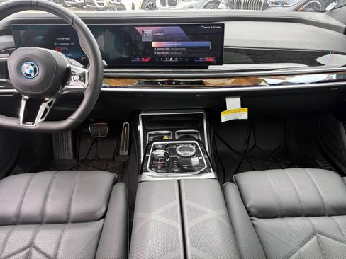 Used 2026 BMW i7 xDrive60 w/ Executive Package AWD/4WD image 31