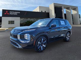 New 2025 Mitsubishi Outlander SE video 1