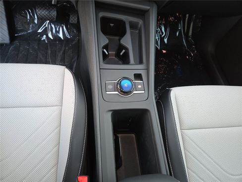 New 2026 Volkswagen Tiguan SE image 19