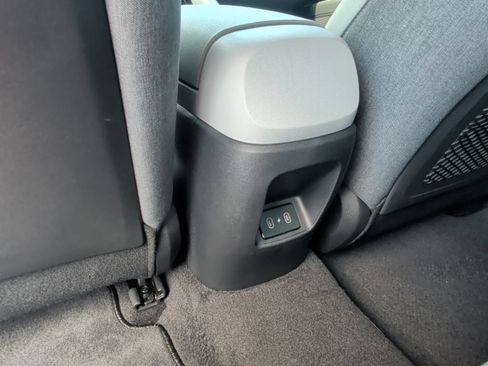 Used 2025 Hyundai Elantra Limited FWD image 37