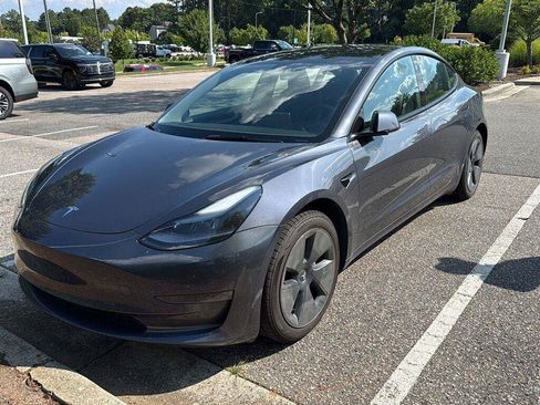 Used 2023 Tesla Model 3 Standard Range RWD image 1