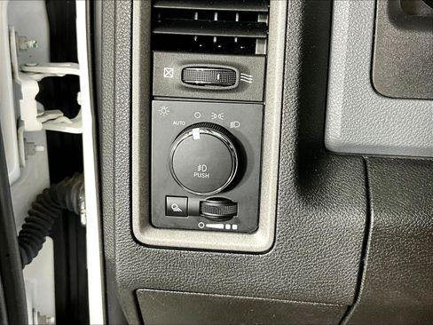 Used 2019 RAM 1500 Express w/ Wheel & Sound Group AWD/4WD image 36