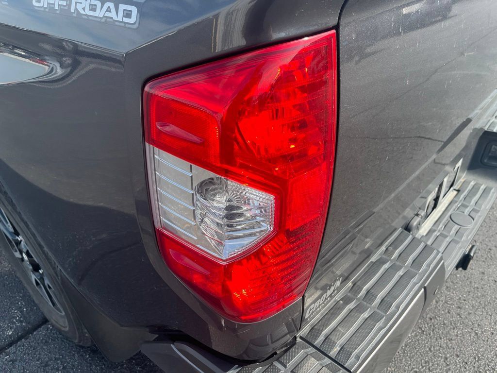 Used 2018 Toyota Tundra Limited w/ Limited Premium Package AWD/4WD image 23