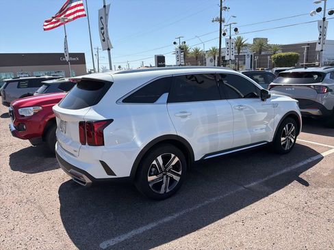 Used 2023 Kia Sorento EX AWD/4WD image 9