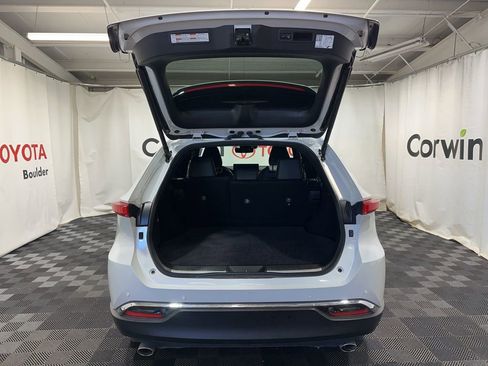 Used 2024 Toyota Venza Limited image 17