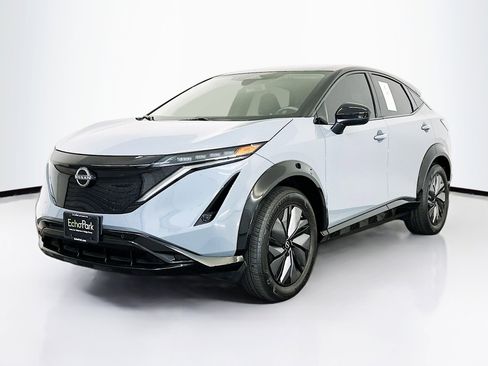 Used 2024 Nissan Ariya AWD image 3