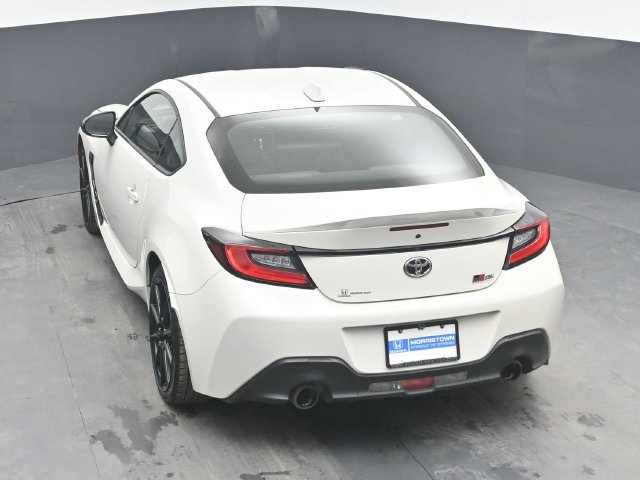 Used 2024 Toyota GR86 Premium w/ Performance Package RWD image 33