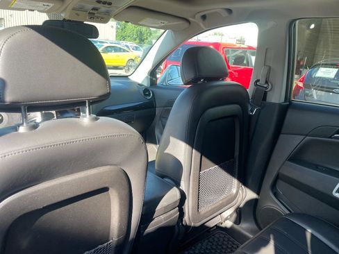 Used 2014 Chevrolet Captiva Sport LT w/ Convenience Package image 12