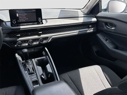 Certified 2024 Honda Accord EX image 27