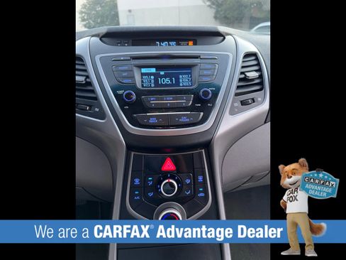 Used 2016 Hyundai Elantra SE image 19
