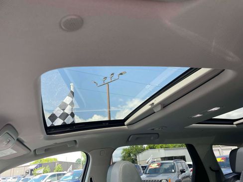 Used 2019 Buick Enclave Essence FWD image 9