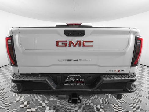 Used 2025 GMC Sierra 2500 AT4X AWD/4WD image 5