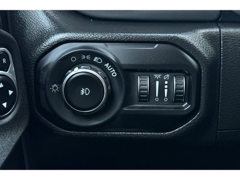 Used 2022 Jeep Wrangler Unlimited Sport image 30