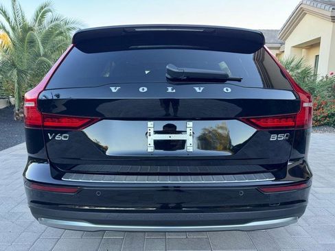 Used 2025 Volvo V60 B5 Cross Country Plus AWD/4WD image 8