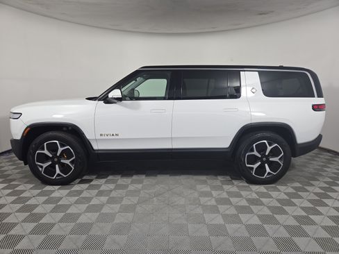 Used 2024 Rivian R1S Adventure AWD/4WD image 2